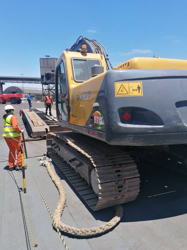Project cargo on lowbed